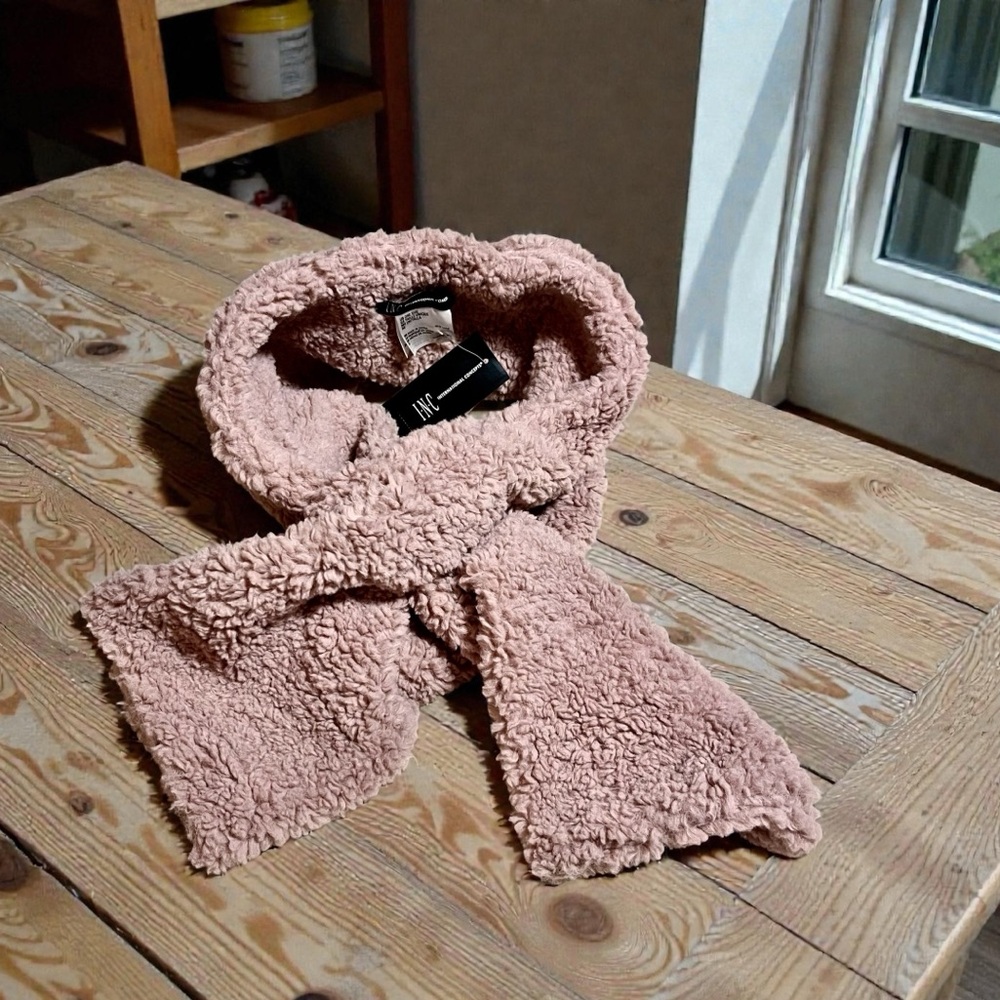 NEW International Concepts Blush Sherpa Scarf